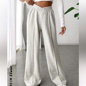 Never been worn, sweatpants.